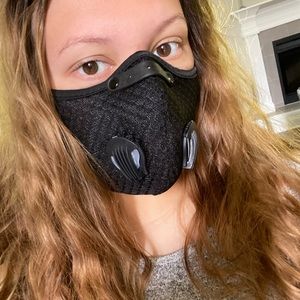 Double valve face mask black with Velcro anti haze